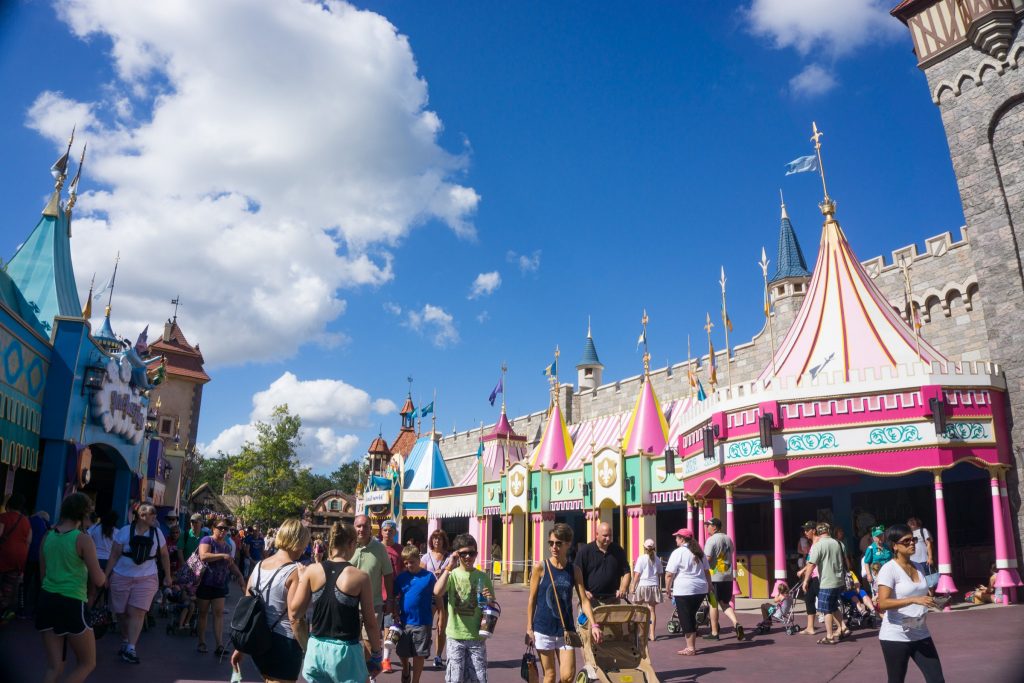 Crowds: part of any Disney World Vacation!