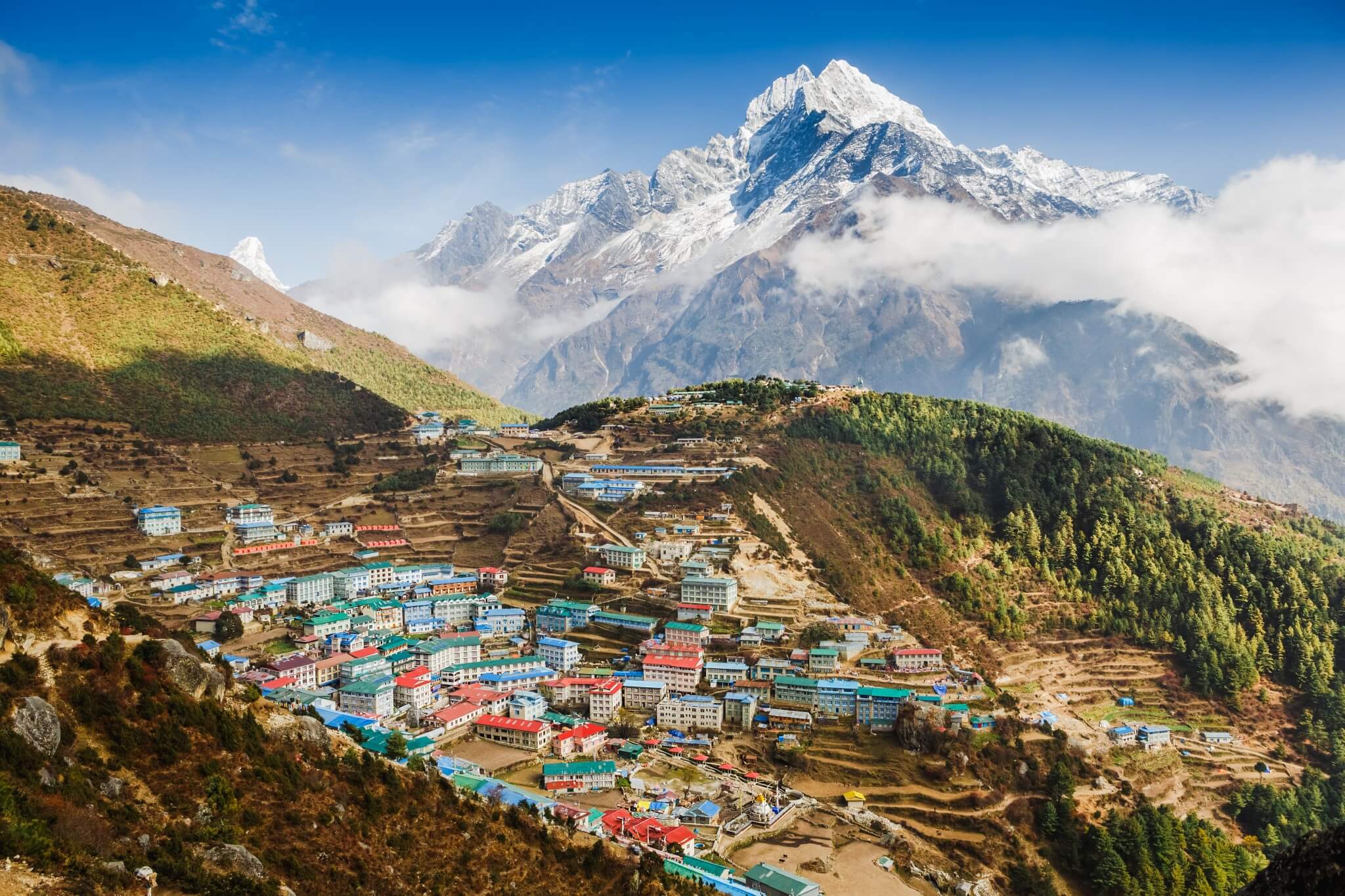 Nepal. Намче базар Непал. Катманду Непал Гималаи. Намче базар вид на Эверест. Долина Сивана Гималаи.