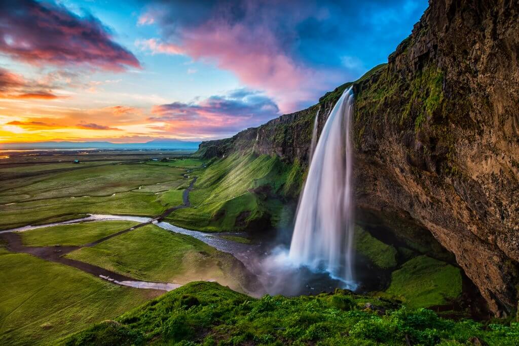 iceland trips cheap