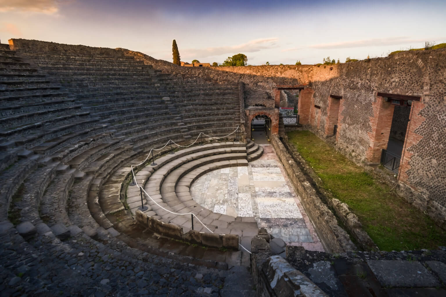 How to Visit Pompeii From Rome - Thrifty Nomads